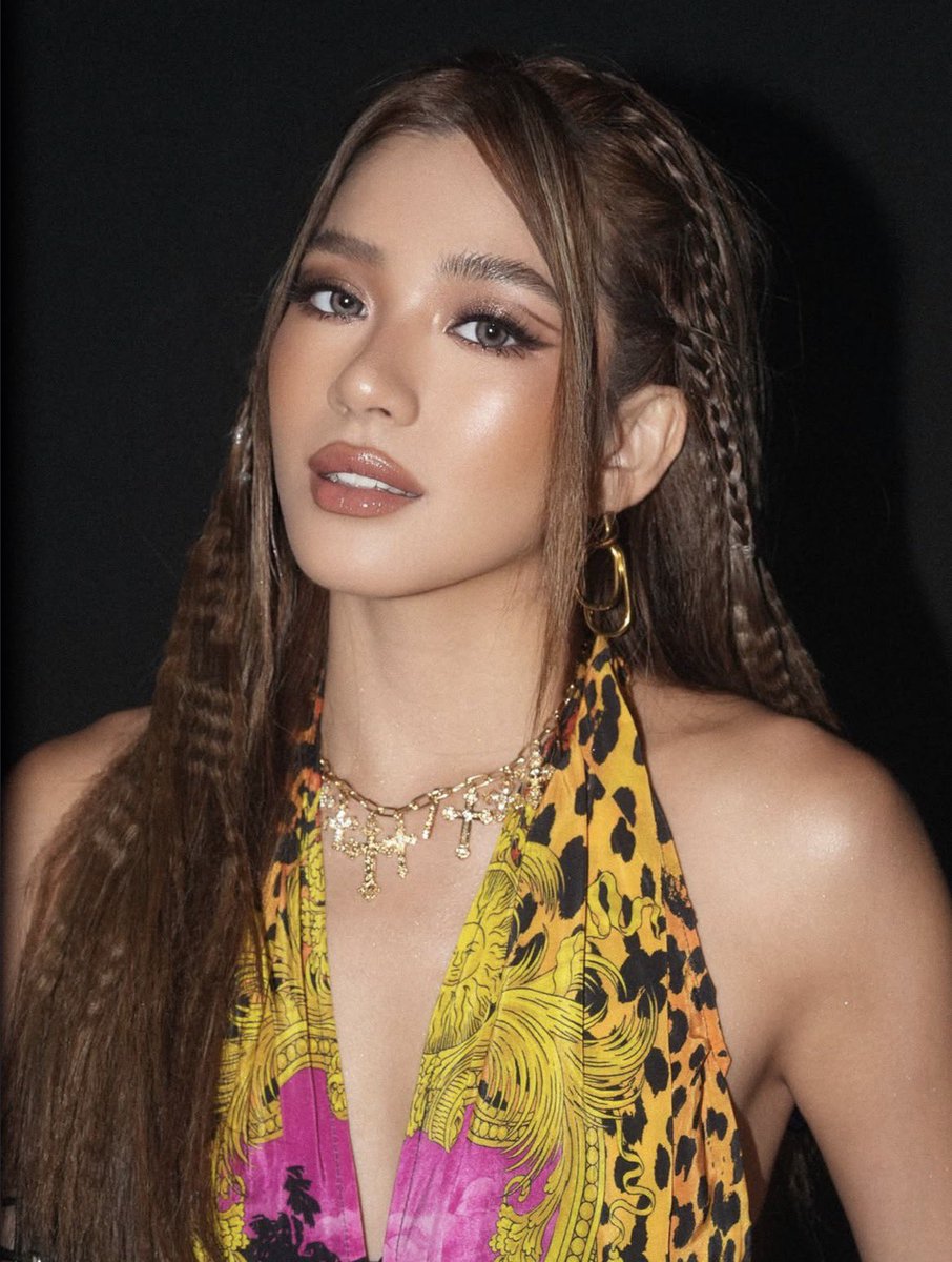 BiniAiahOFC's tweet photo. Aiah’s look for Step Back Performance Video ✨

📸 theresa_padin | Instagram 

#BINI @BINI_ph https://t.co/BwxEafAIjK