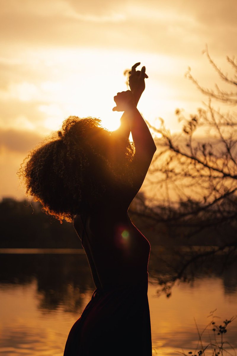 AwakenChirp's tweet photo. From the rising to the setting of the sun, Africa radiates beauty, resilience, and life. 🌎 https://t.co/u1ET4pMGuc