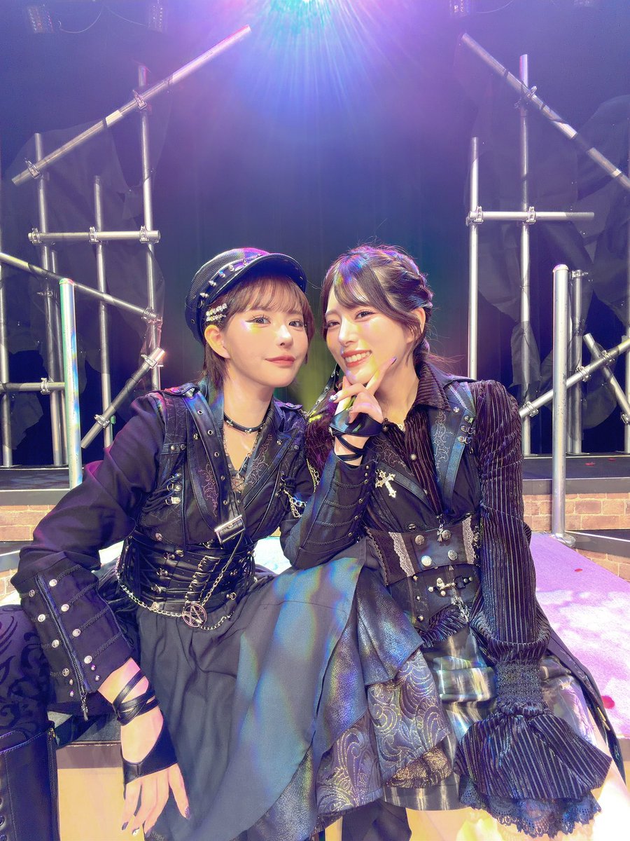 uki_satake's tweet photo. 今日もありがとうございました🤍🪽
明日も可愛い部下達と🤍🪽
頑張ります🫡🤍

ちーたん🫶🏻お顔綺麗なのにいつもツッコミキレキレで本当面白い🤣🤍
ギャップ萌えだな🫶🏻🤍すちすち
私のものだ🌹✨🫶🏻

#女王ステ
#不滅部隊編 https://t.co/QBqPPPKbTy