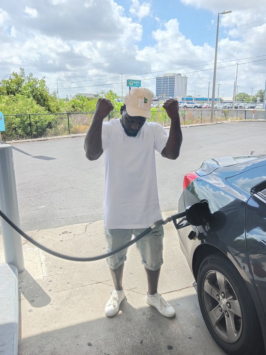 YoungSmoke813's tweet photo. Keep Movin 
https://t.co/wN2B82pAlP https://t.co/6o3QsvvnQ3