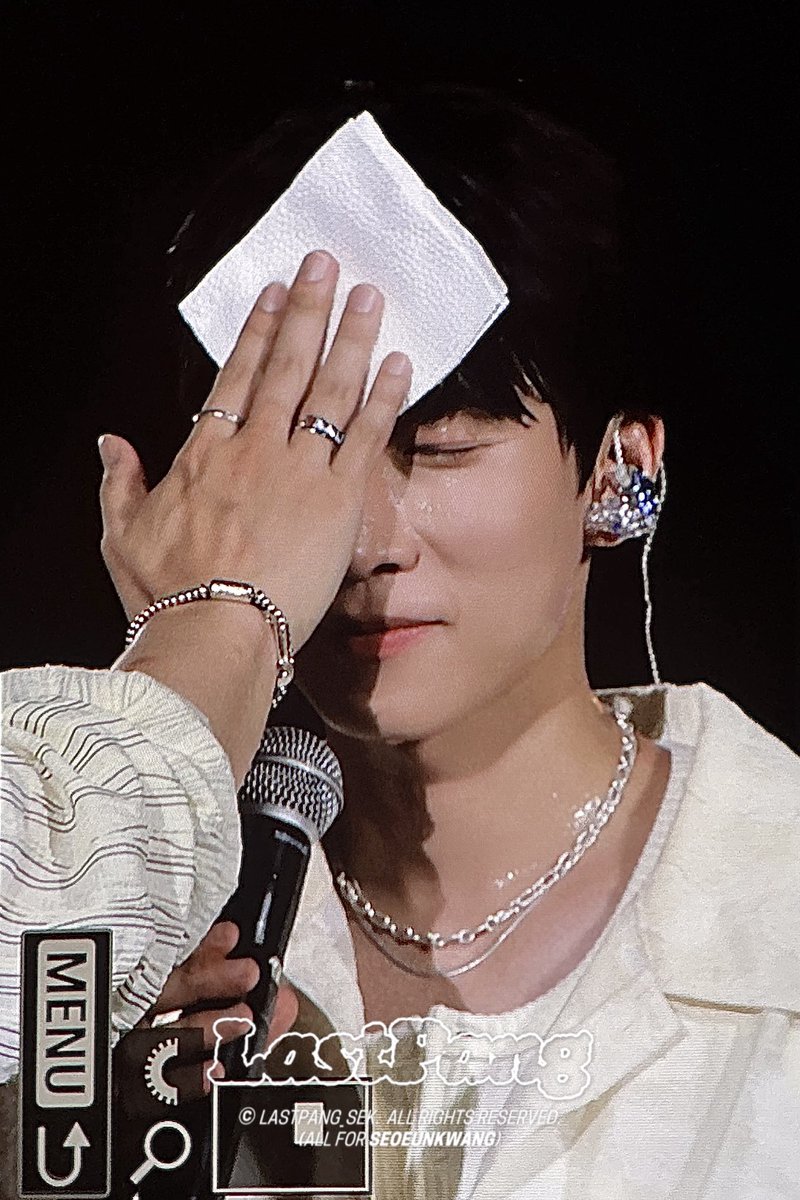 LASTPANG_SEK's tweet photo. [프리뷰]260704 가오슝 비어락페스티벌
💦
#서은광 #은광 #SEO_EUNKWANG #btob #비투비  
#은광이가지켜보고있다 @BTOB_SEKwang https://t.co/gc6E7owzV9