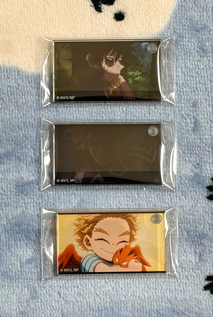 mikaturu35's tweet photo. 【交換】
僕のヒーローアカデミア ヒロアカ アクリルキーホルダー コレクション vol.5 vol.6 アクキー

譲）画像1.2

求）荼毘8.ホークス（画像3）

◎爆豪は荼毘との交換のみ。荼毘の交換が決まりましたらホークスとの交換も可能。
◎郵送のみ。

検索からでもお気軽にお声掛け下さい。 https://t.co/cUZUv62BCK