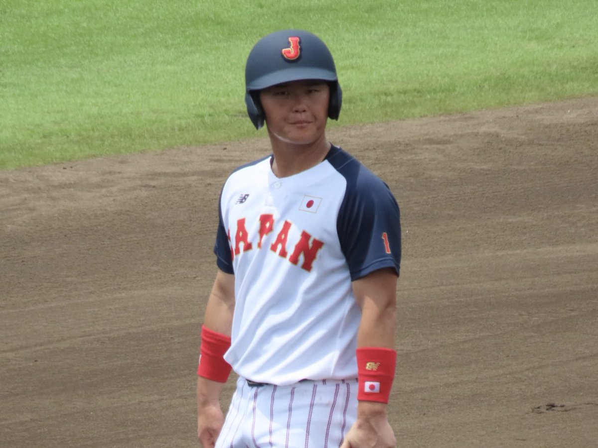 RT_DHJYGD's tweet photo. 侍ジャパン大学日本代表直前合宿🏟️ENEOSとの練習試合⚾️渡部くん🤩笑ってほしい😃😃😃 https://t.co/OrXV9DfuUY