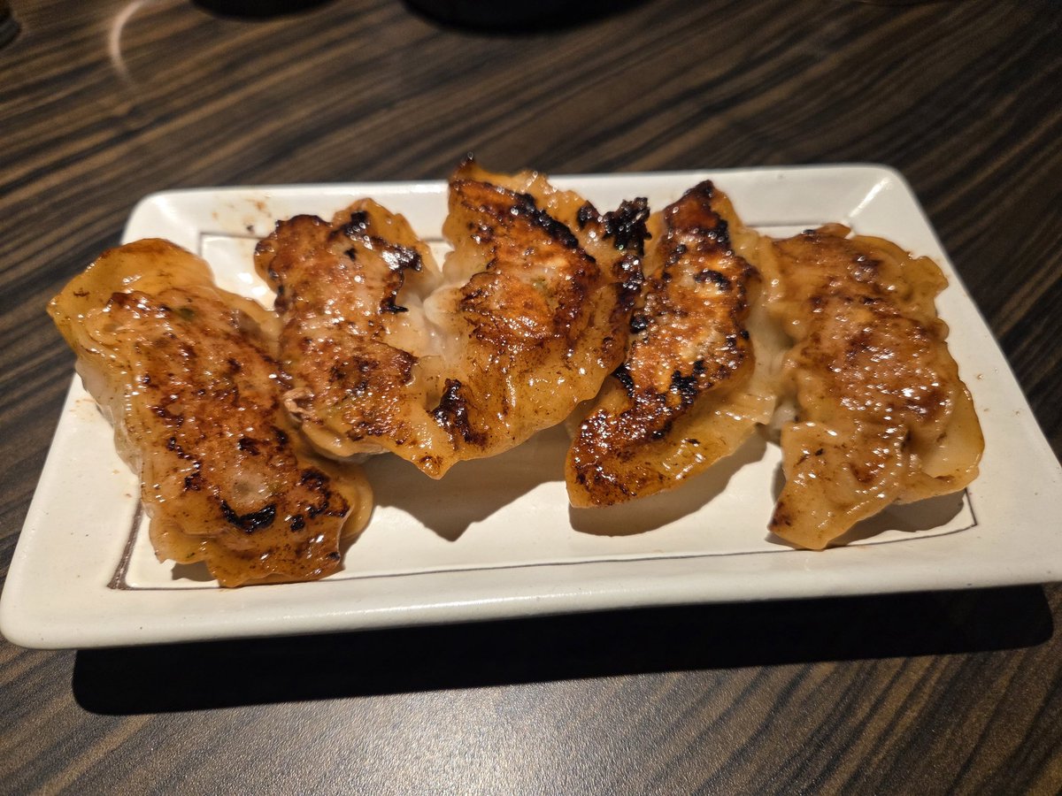 meteoreano's tweet photo. 餃子輝いてる🥟✨ https://t.co/oQA5DQib3p