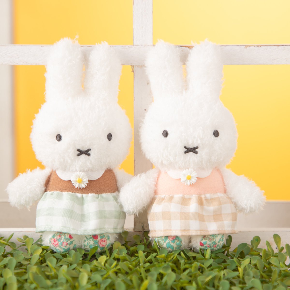 FlowerMiffy's tweet photo. 🌼再入荷🌼
ほわほわぬいぐるみの着せかえお洋服とマスコット
「デイジーチェック ピンク／ブラウン」が再び登場♪
・着せかえお洋服　デイジーチェック 
・ほわほわマスコット　デイジーチェック 
　※マスコットはおひとり様4点までの
　　購入制限がございます。

7月17日(金)発売予定
#flowermiffy https://t.co/BXz5u66Ds7