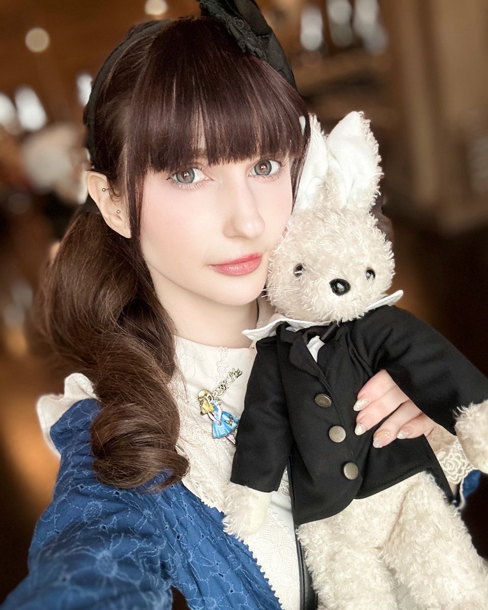 mintkismet's tweet photo. 今日の私服💙

アリスの日だそうだから、アリス風コーデだった🐇

ファッションショーの後で、髪型がちょっと変わった😂 https://t.co/QPXmNv1Ud9