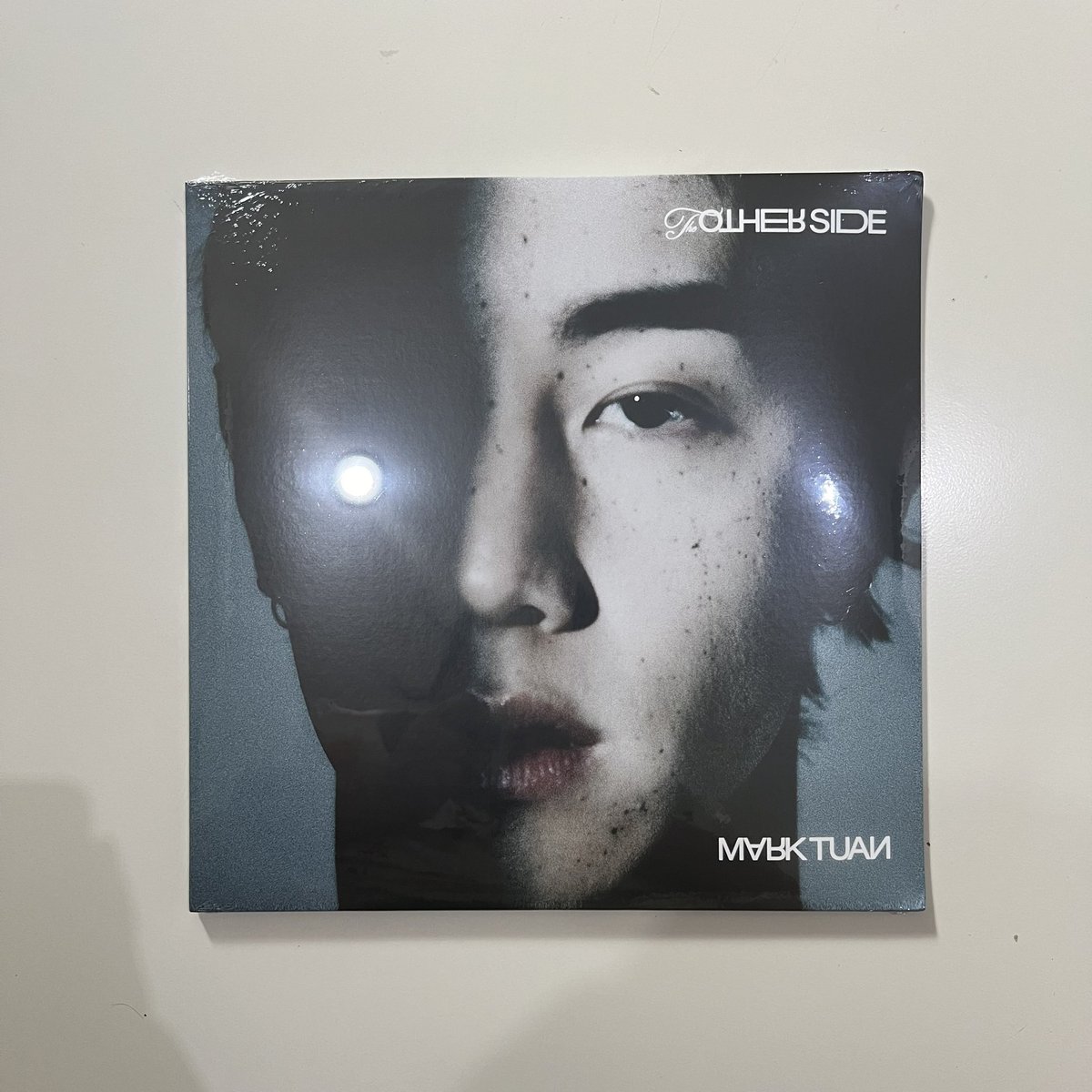 FARUNG_K's tweet photo. 📀 ขายแผ่นเสียง ไม่แกะซีล ราคารวมส่ง

#MAGICMAN ของแจ็คสัน - 1900 บาท
#theotherside ของมาร์ค - 1300 บาท (มีตำหนิตรงมุม)

🎁  2 แผ่น ราคาพิเศษ 2500 บาท

สามารถขอรูปเพิ่มเติมได้ทาง DM สินค้าพร้อมส่ง

 #ตลาดนัดอากาเซ่ #ตลาดนัดอากาเซ #ตลาดนัดอากาเซ่got7 #jacksonwang #marktuan #got7 https://t.co/C4H4axnIqY