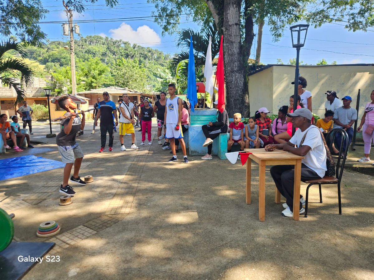 CYateras51698's tweet photo. Festival deportivo escolar desde las montañas yateranas, el deporte como opción recreativa de la etapa estival. #Inder #VeranoConMiGente https://t.co/jz61LXXxb9