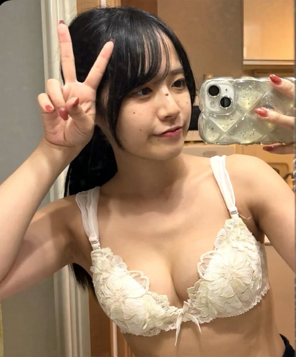 airi_fjk_2011's tweet photo. 追加で際どいの出して欲しいらしい💕 https://t.co/vCtgxoyH2K
