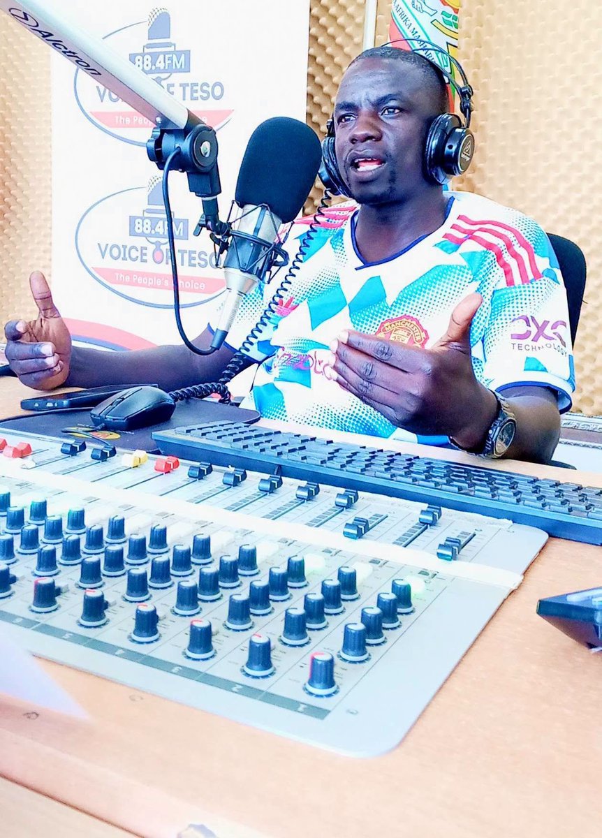 voice_of_teso's tweet photo. Emwana Ewaya new song by Josh Rash, produced by Ricko was Premiered this morning on VOICE of TESO during the #TesoLolo show. The song effectively captured the attention of the listener and secured a positive feedback/engagement
Download it on #utube https://t.co/jeohX141TL https://t.co/pTepfSu44m