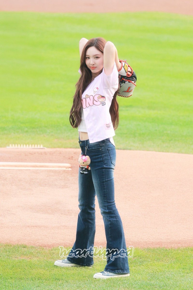 heartlipped's tweet photo. 260704 프리뷰 #나연 #Nayeon #ナヨン #TWICE https://t.co/3IfZ6Oe5mY