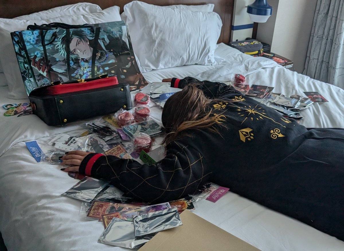 kouaochasm's tweet photo. bury me in my merch
#ObeyMe #ObeyMAX2026 https://t.co/Xf4K3Q0aEQ