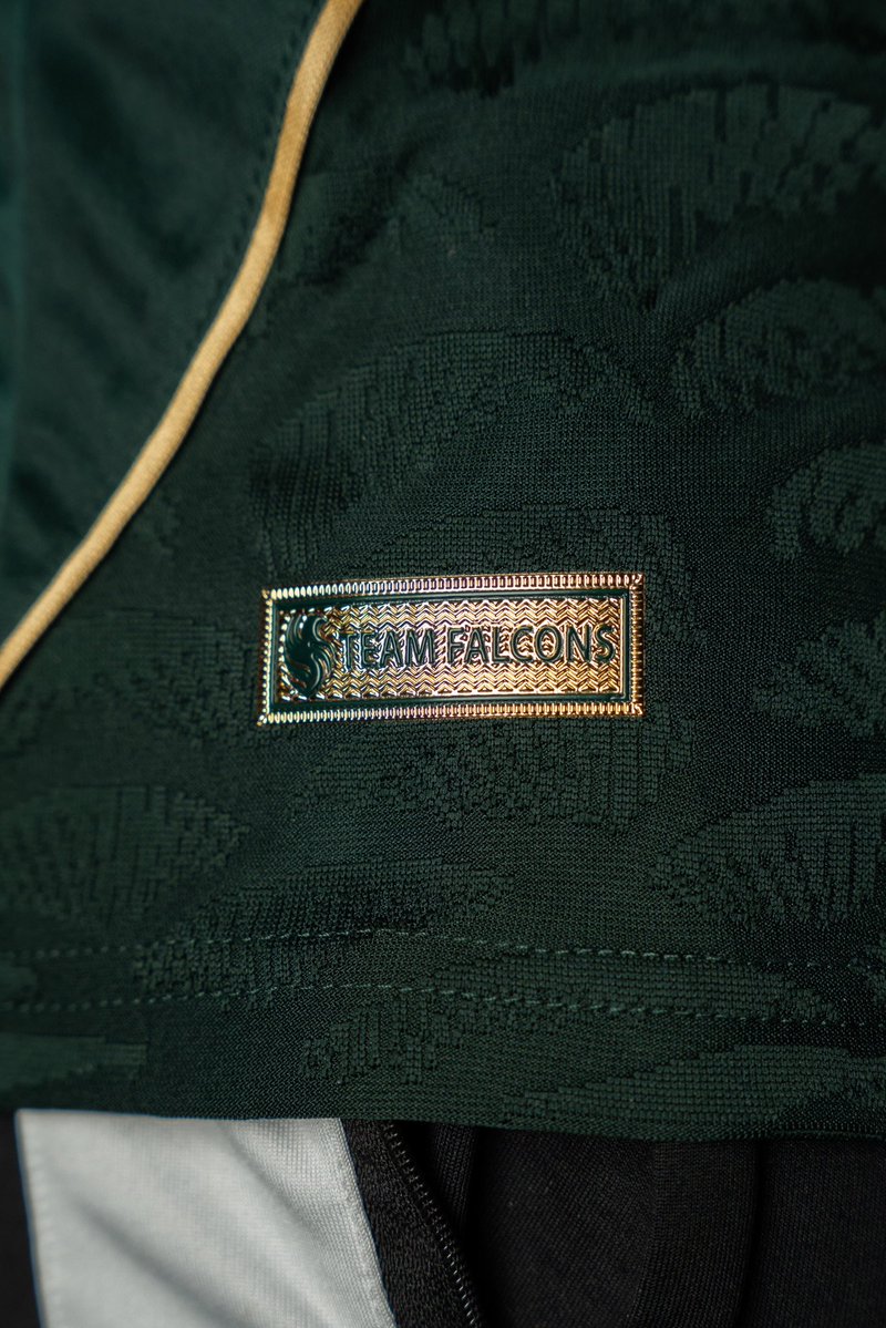 Falcon iR2veN tweet media
