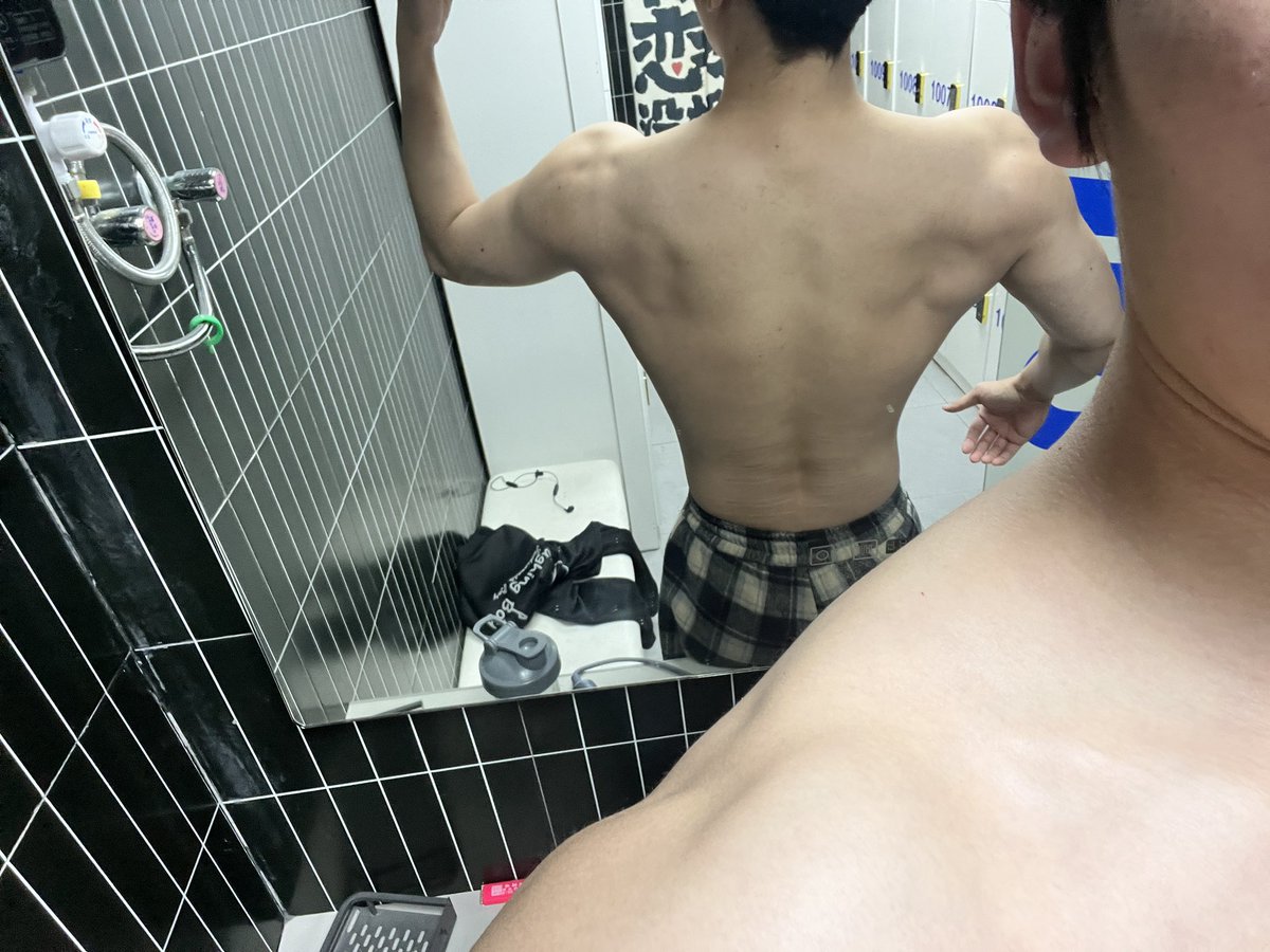 jinlin203520's tweet photo. 健身拍照不露脸
肯定建模不达标咯 https://t.co/0Sns12bR02