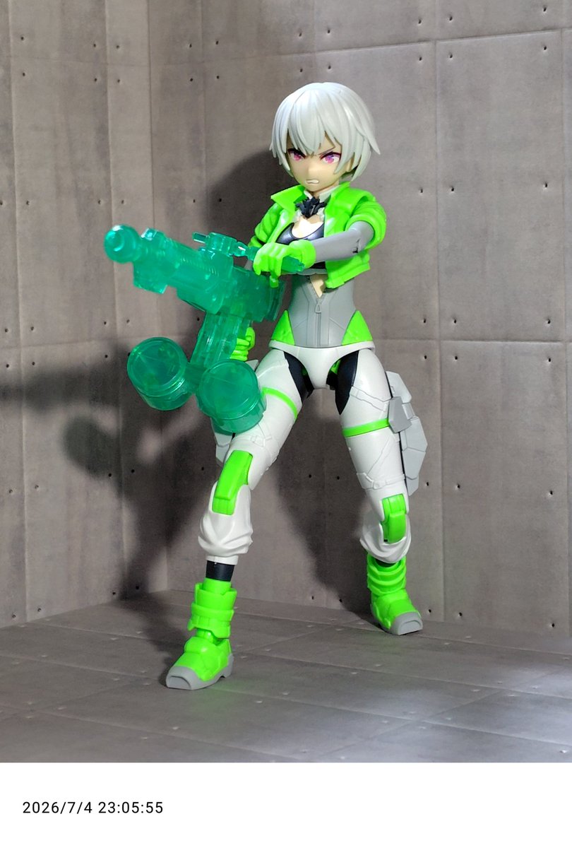 ryugaioh's tweet photo. ライディラ ラグーンウエア完成😊
パチ組だけど😅
パーツ構成はノーマルのライディラ(ヘルメッ���無し)、ビキニのスイムウエア、肌色手足、レベルノヴァの銃といった所でしょうか、最悪買えなければペイントで誤魔化せる？クリアパーツの銃はパステルカラーに塗るとか😅
ZONE限定品、以前は翌々週くらいに一度再入荷したもんだけど、最近は入荷しませんね😥ミキシング用に複数買いしたいんで、すぐにでも再販して欲しい
#30MS #ライディララグーンウエア #30ML