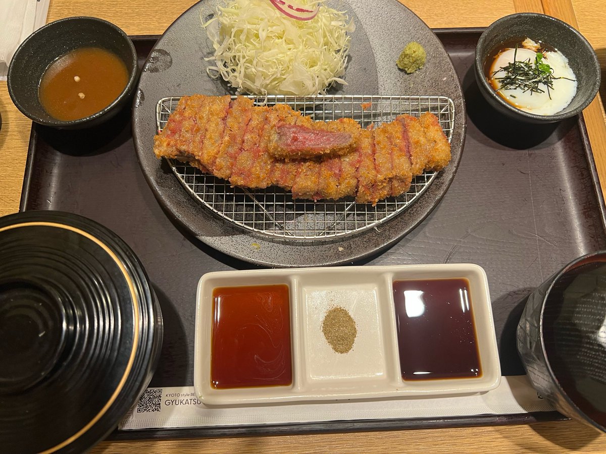 numanihisomu's tweet photo. 祝30歳❕❕いい加減茶色ばかり食べるのをやめます。この垢で30歳迎えると思っていませんでした。 https://t.co/WdsQNcxM1H
