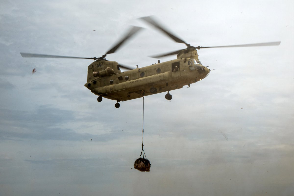 Southcom's tweet photo. Earthquake relief: @USArmy's 1-228th Aviation Regiment supports the people of Venezuela.

The 1-228th—operating out of Honduras as a major component of @JTF_Bravo—is executing vital airlift missions in support of @StateDept-led U.S. government relief operations. This deployment continues their long legacy of regional disaster response, which includes supporting relief efforts in the aftermath of the devastating floods and landslides in Vargas, Venezuela, in 1999.

@DeptofWar @WHAAsstSecty @USForeignAssist @USAenEspanol @usembassyve