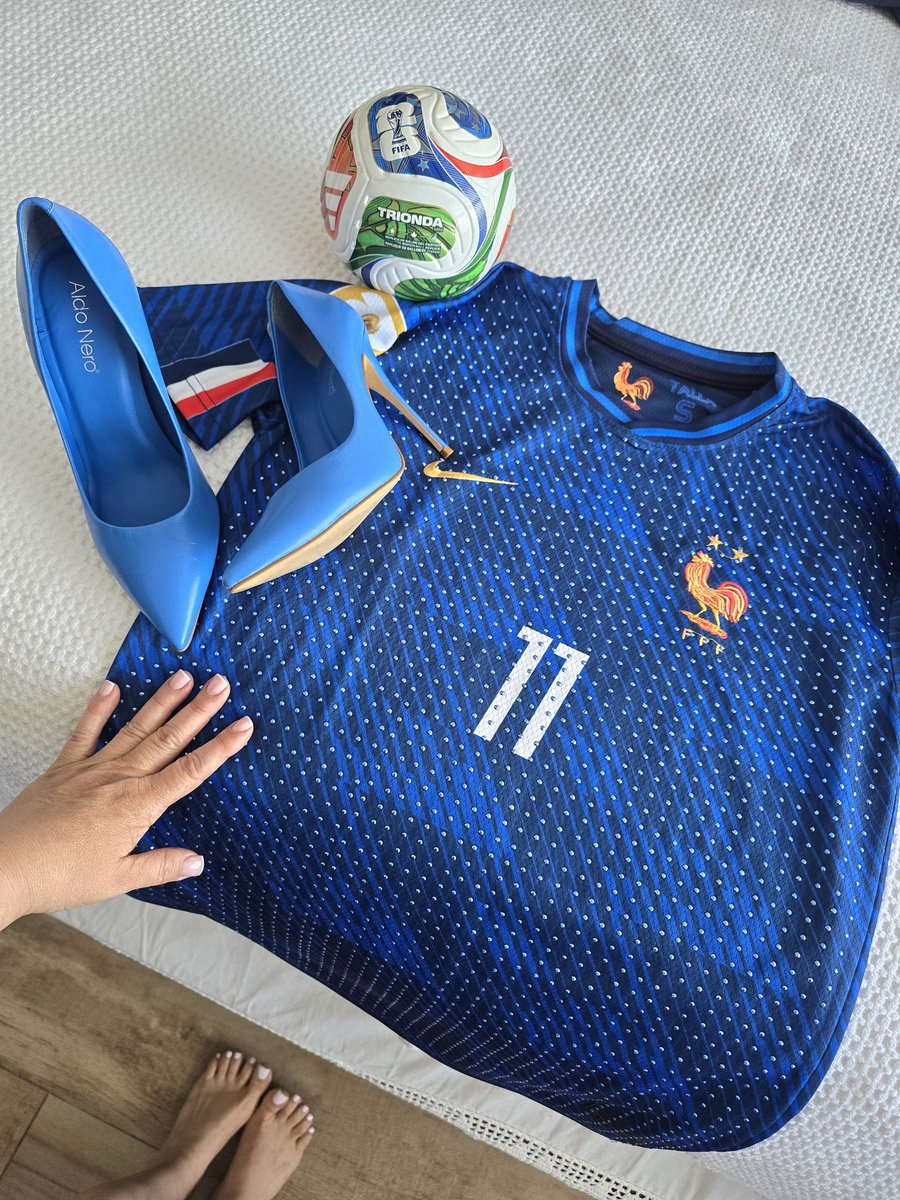 tecolotadiurna's tweet photo. Hoy juega Francia. 🦉🇲🇫⚽️📸 #YoTengoAlasdeTecolota #feetlovers https://t.co/fSSqeDKdoh