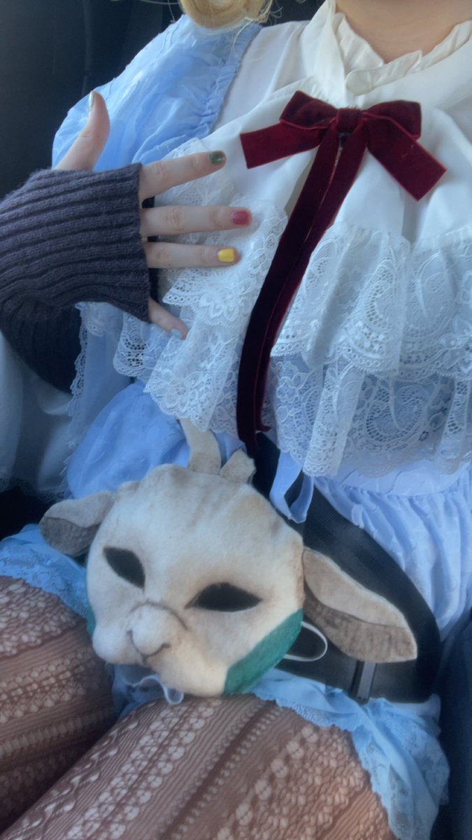 SunflowerArchie's tweet photo. Welcome to… 

Clémente Dearworth explores the BIG WIDE WORLD!! 🐐✨🌼

AKA: My first mini Ren Faire! :D

Character belongs to @yaelokre 
[#yaelokre #meadowlark #cosplay] https://t.co/xSdQ9iHuxC