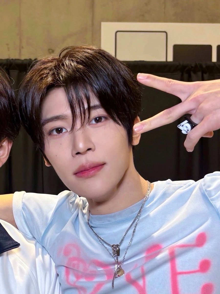 Post by 🥨 on X: 아..
