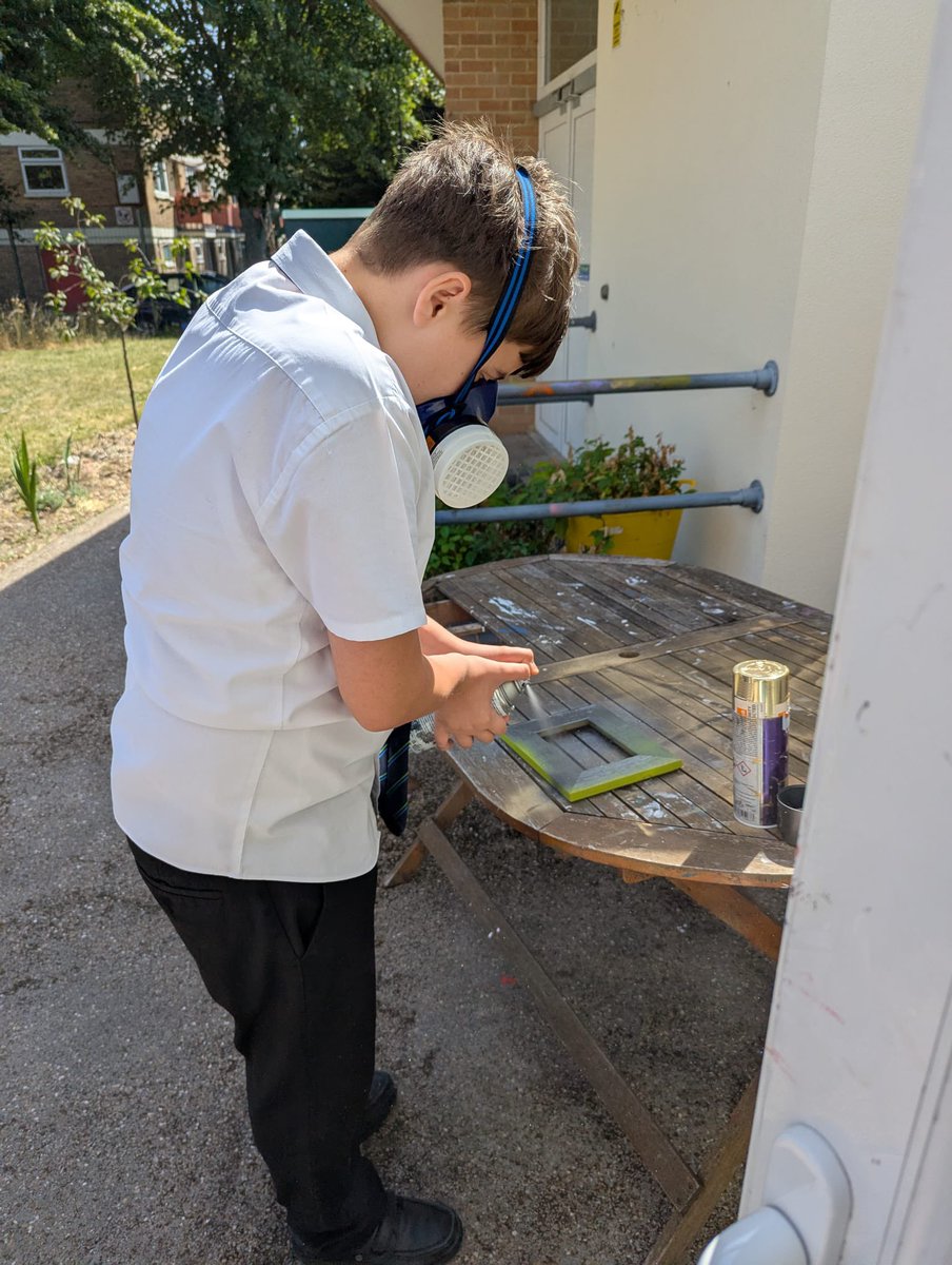 HaringeyLP's tweet photo. Weโve been working hard to restore old picture frames with Victor & Evan in our Repair & Restore workshops. #ThisIsAP https://t.co/Ka9bRvllv1