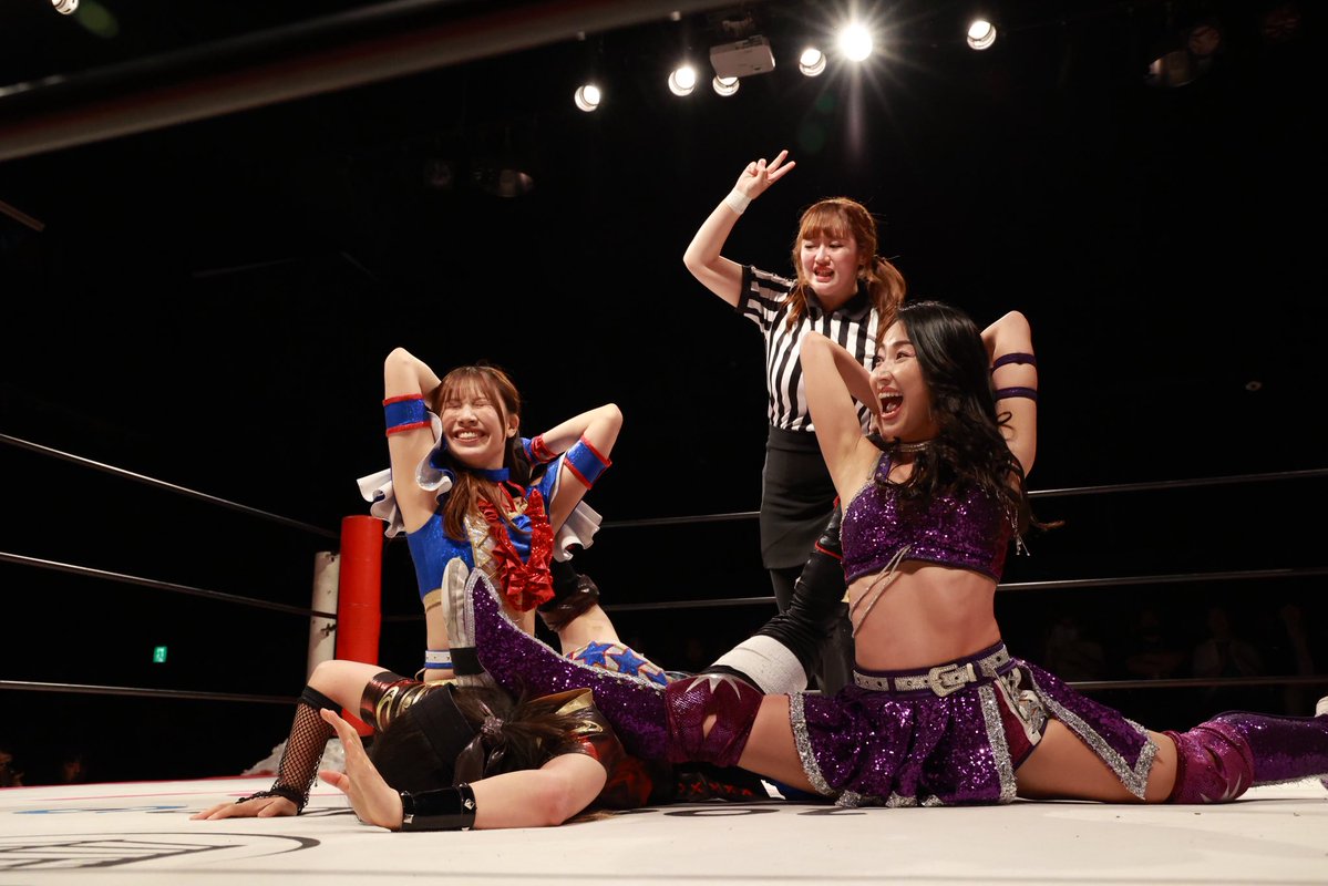 araiyuki57's tweet photo. 最後の前哨戦。みふと一緒に戦えて嬉しかったから、みふのごめんなさい聞きたくなかったし言わせちゃいけなかった！
もっと強くならなきゃと改めて思った日

今の東京女子プロレスで白いベルトを持つのは荒井です！そして、これから先も！

今日の蹴り忘れない！ https://t.co/VmfStTwnKk