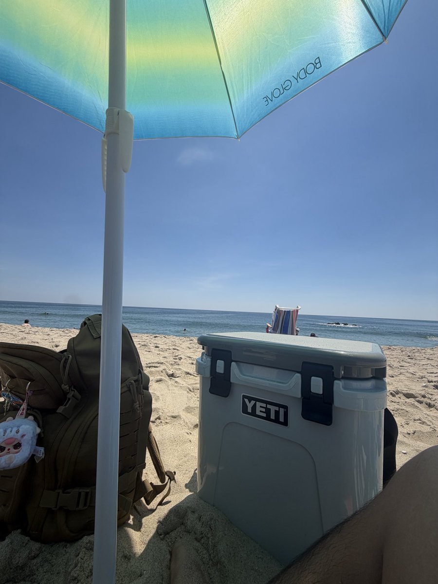 dj_minati's tweet photo. Beach day Essential https://t.co/SiPaoI1UEG