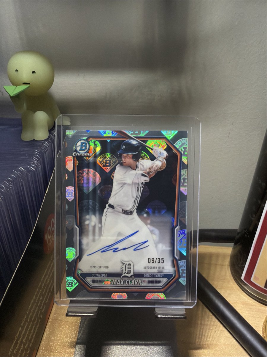 BasedCardGuy's tweet photo. Check out 2026 Bowman Chrome Max Clark Bowman Logofractor Auto #9/35 Detroit Tigers https://t.co/ElskYdnVNB #eBay via @eBay #TBBReposts #TBBCrew #CardsForSale #July #July4th #MaxClark #Tigers #Bowman #Auto https://t.co/OjJ7LP7njK