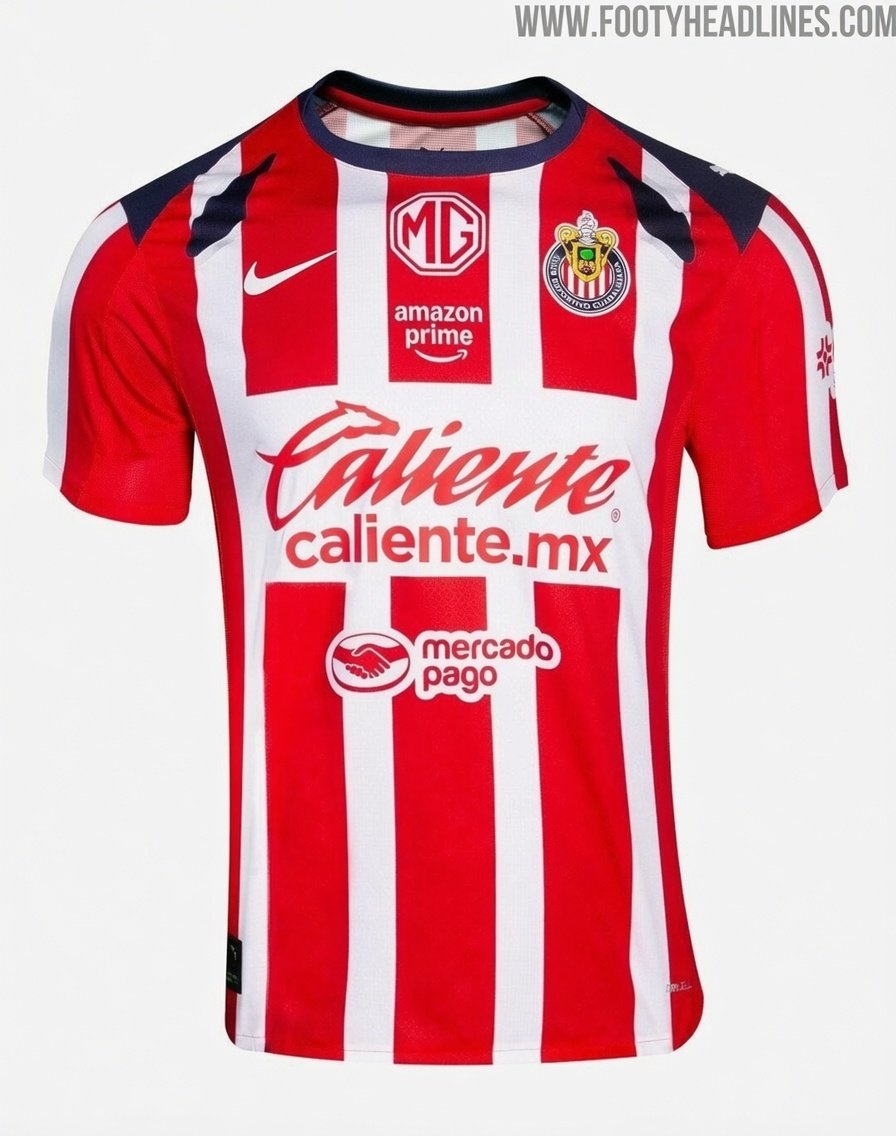 Emmirtt's tweet photo. @SastreMx Ponle el logo de Nike, puma, Adidas, Charly y la playera sigue siendo la misma, los aficionados de chivas no exigen nada, si fuera está misma ellos estarían súper emocionados. https://t.co/xRwo7Jh4Gp