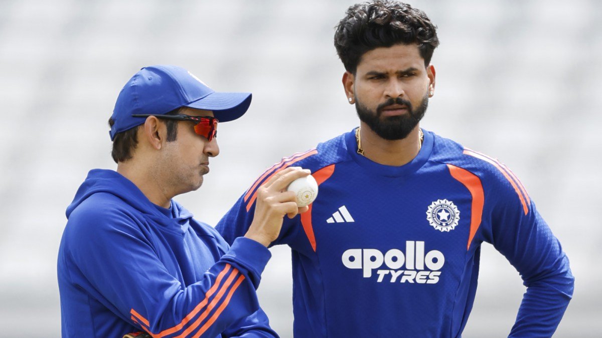 Mahi_Patel_07's tweet photo. Summary of IND vs ENG 2nd T20I:

- Abhishek Sharma played a superb innings.
- Flat pitch bully Vaibhav Sooryavanshi looked like he didn't even know how to hold the bat.
- Tuk Tuk Ishan Kishan played a selfish knock to save his place in the team.
- Sarpanch Saab ko fir se aavaj nhi aaya.
- Shivam Dube khud ko le dube.
- Tilak no 8 pe Khelega next match.
- Bapu being Bapu.
- Harshit Rana turned into Hardik Pandya.