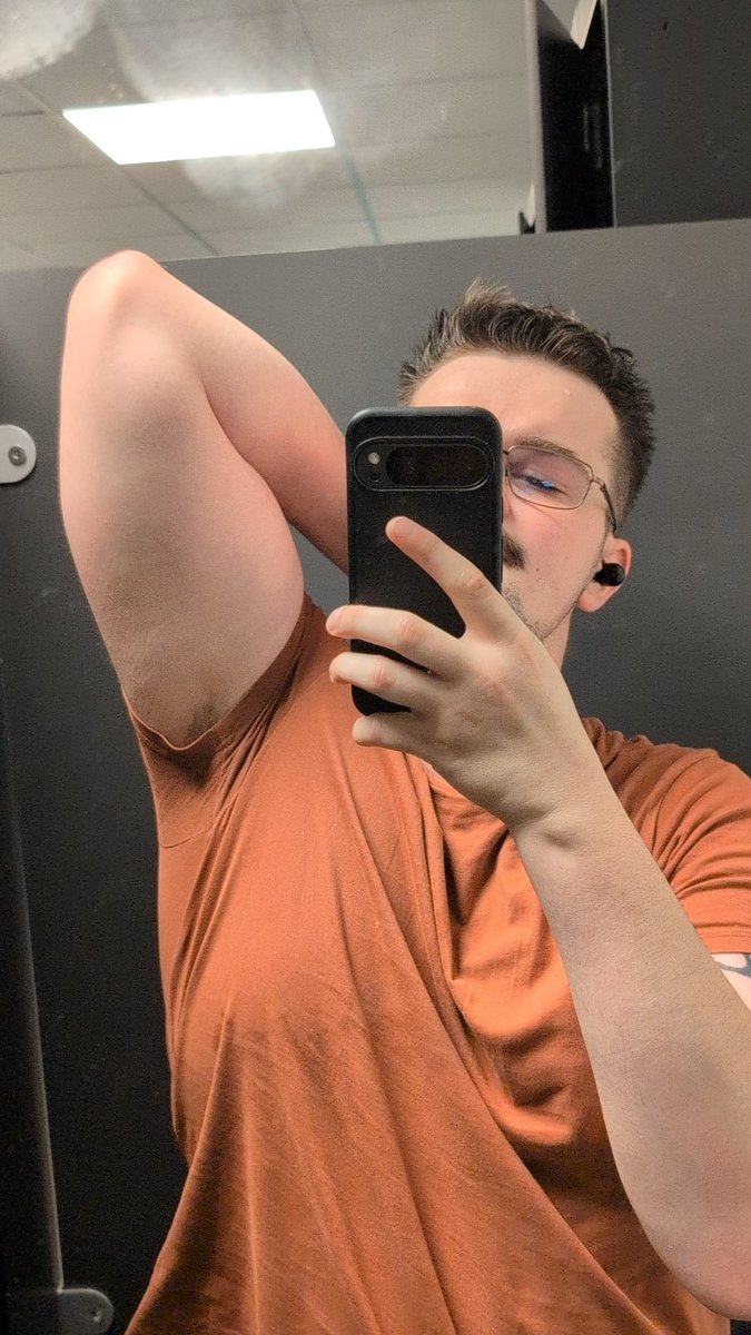 a_new_nam3's tweet photo. hey guys it's me again! https://t.co/lBr7TyMNuZ