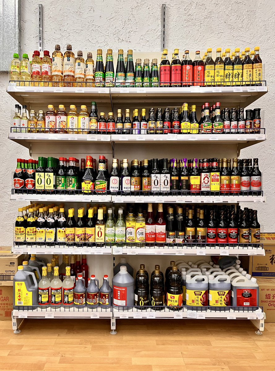 ReciklerkoCans's tweet photo. Asian condiments, various soy sauces, vinegars✨🛒
https://t.co/vaUtEdMEmu
#SoySauce #DarkSoySauce #LightSoySauce #PremiumSoySauce #SeasoningSoySauce #Haday #LeeKumKee #PearlRiverBridge #ChinkiangVinegar #PantryEssentials #Shelfie https://t.co/DyNkSALkgA