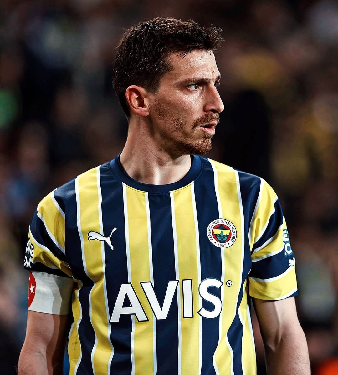 Mert Hakan Yandaş, Fenerbahçe ile Yola Devam Ediyor: Sözleşme Detayları Dikkat Çekti