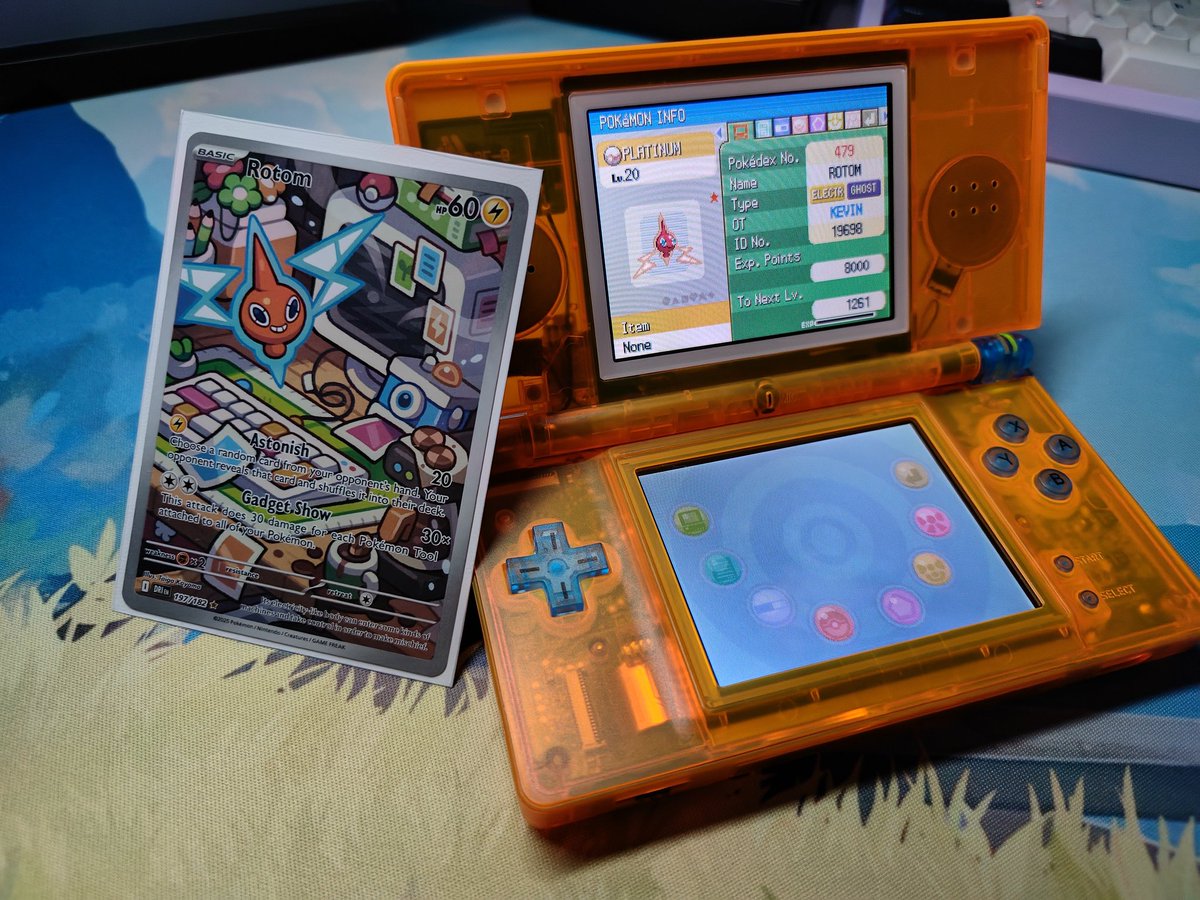 Megatrick4's tweet photo. I love this stupid little guy so much that I turned my ds into one https://t.co/RGICwLyxrj