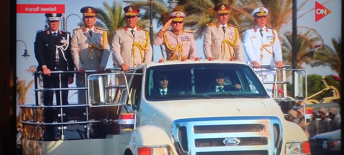 Boshy77's tweet photo. الرئيس السيسي بالزي العسكري في حفل افتتاح الأوكتاجون مقر القيادة الاستراتيجية العسكرية المصرية.. https://t.co/4GJCyqh3Ur