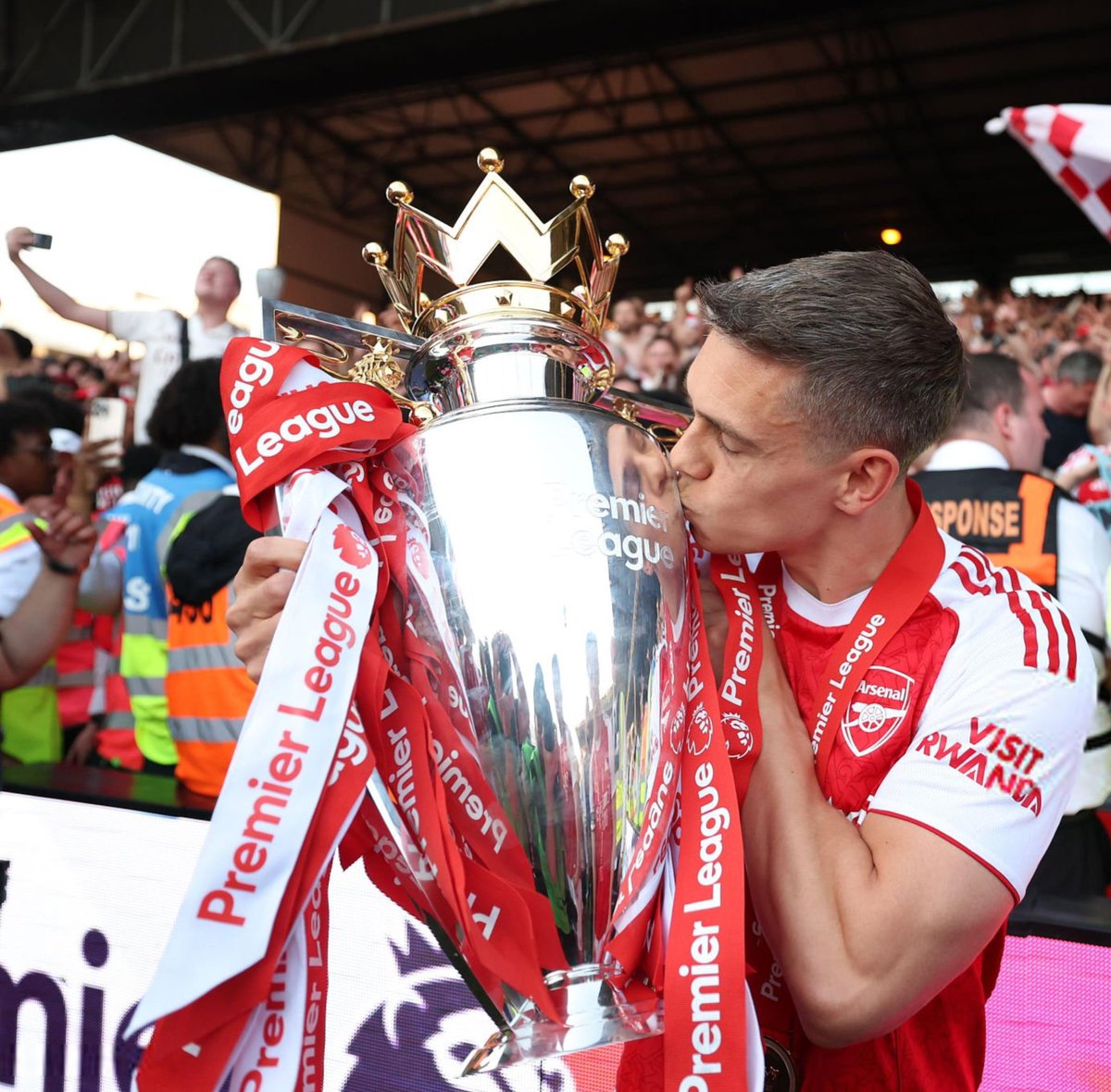 AFCMet's tweet photo. 💔 https://t.co/9XP5UWNaHm