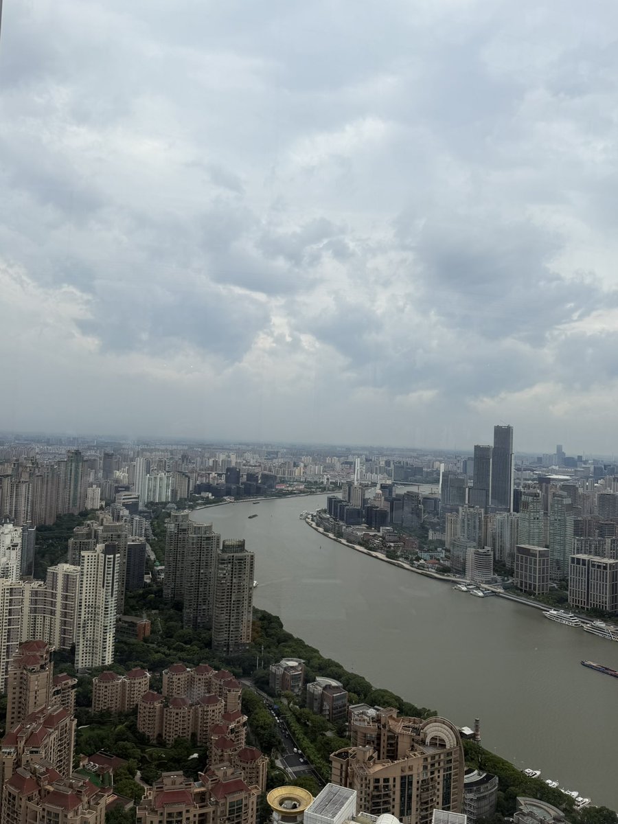 Amy8zd8's tweet photo. 📍𝑆ℎ𝑎𝑛𝑔ℎ𝑎𝑖｜🌃
“总要来趟上海吧 吹吹黄浦江的晚风     看看纸醉金迷的外滩 感受一下魔都的魅力
“赴一场魔都之约 https://t.co/lZkGXfcrvb