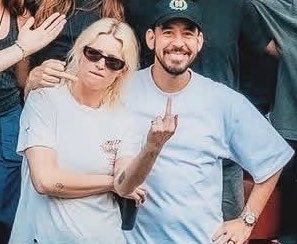 Sophthesoldier's tweet photo. Linkin park’s front duo. Never beating the sibling allegations https://t.co/frMkF6R6sf