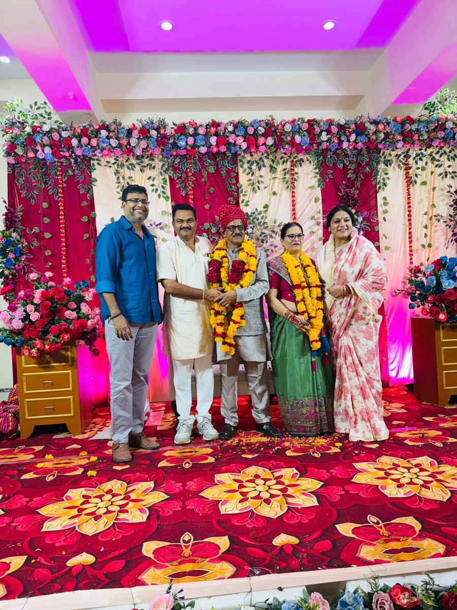 PratapParmar_'s tweet photo. श्री श्याम बिहारी जी शर्मा के सेवानिवृति  कार्यक्रम मे जाकर बधाई व शुभकामनाऐ दी इस मोके पर भाजपा जिला अध्यक्ष डॉक्टर रक्षा भणडारी जी सिदार्थ भणडारी जी
@BJP4India @BJP4Rajasthan https://t.co/SNOKyqS0jR