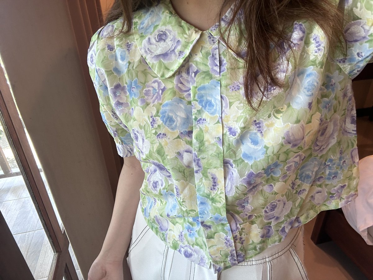melonstufq's tweet photo. ✿ เสื้อลายดอก อก 36-42 ดีเทลน่ารักมาก 
💌 60 บาท

#ส่งต่อเสื้อผ้ามือสอง #ส่งต่อเสื้อผ้าสาวอวบ #เสื้อผ้ามือ2 #ส่งต่อ #โล๊ะตู้เสื้อผ้า #ส่งต่อเสื้อผ้ามือสองสภาพดี #ส่งต่อกางเกง https://t.co/BuxcagniEp