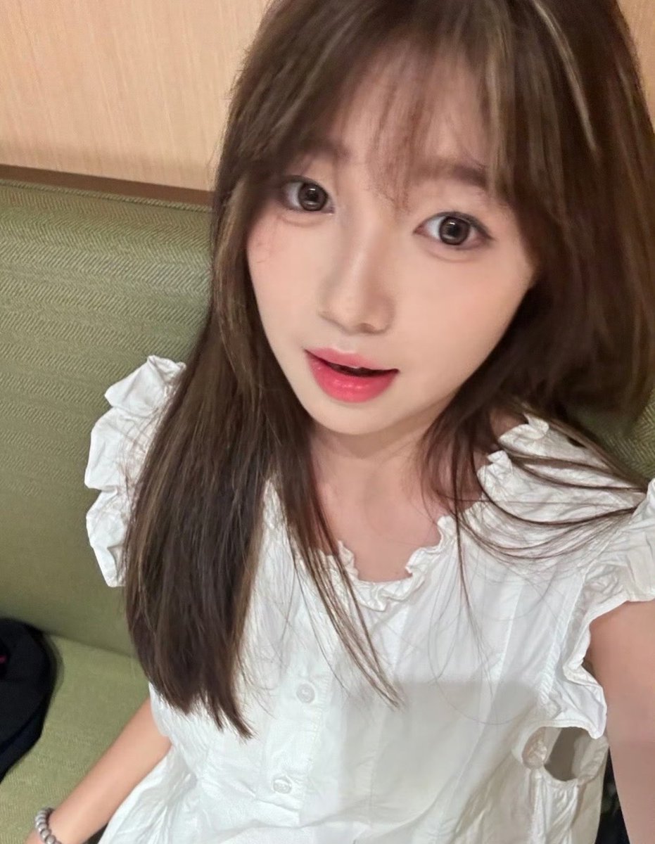 Ice006012's tweet photo. 你们永远想象不到我这么可爱的女孩子，私底下到底有多反差   #反差 #新加坡 #女大 https://t.co/zNRpBtUdCR
