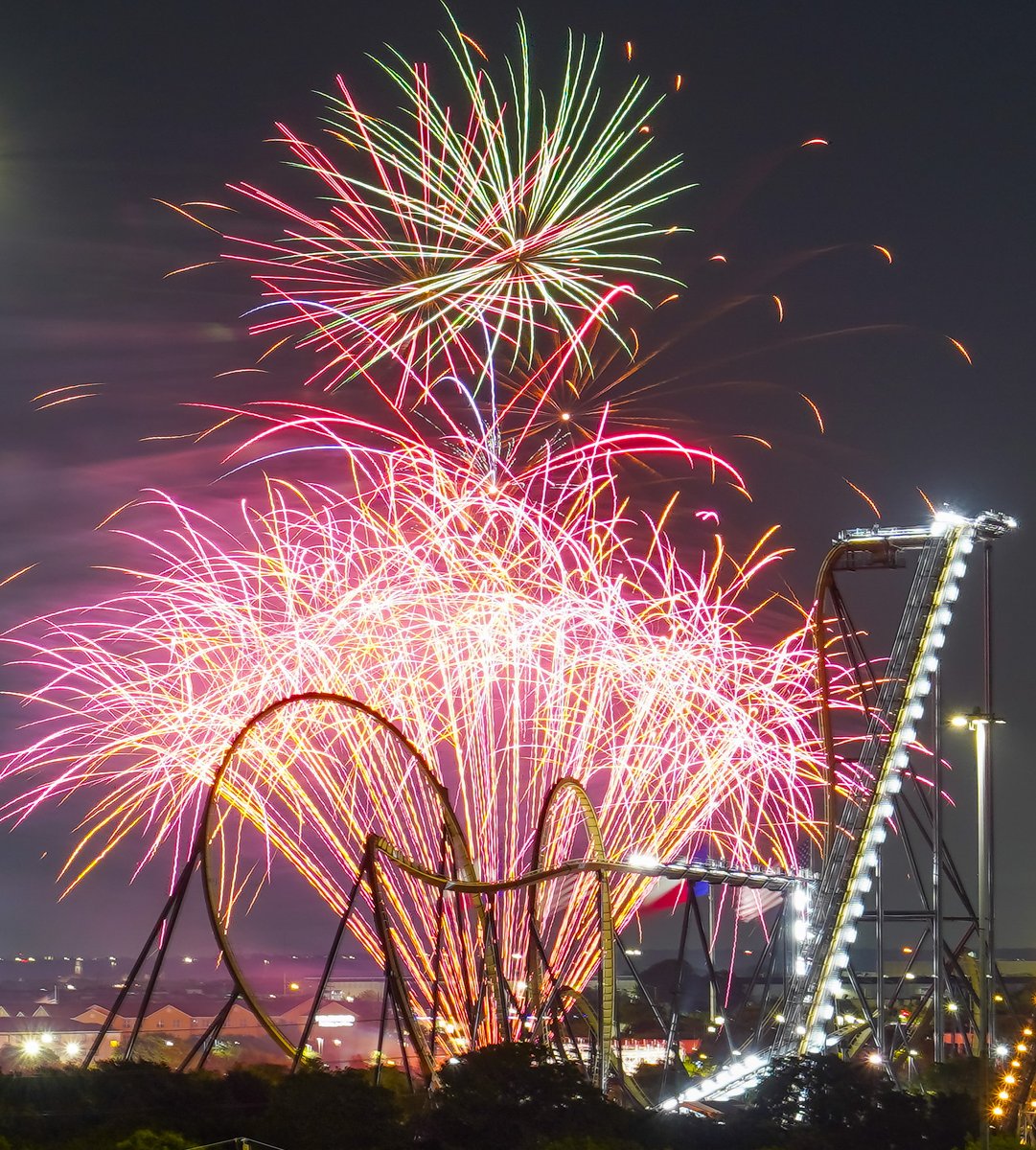 Six Flags Over Texas tweet media