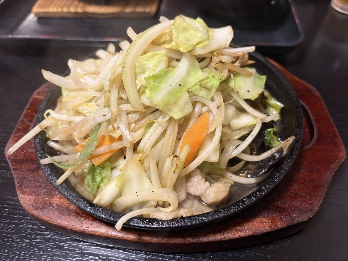 justkeepbuying_'s tweet photo. 久しぶり��楽園。昼インで先輩と合流。ダラダラ酒飲んで喋ってサウナ入る贅沢なひととき
今日も飯が最高に美味いっス！
悩み事聞いたり、旅行の打ち合わせしたり、昔話したり。
皆んな生きてるだけで何かとあってさ、浮き沈みあったり忙しいもんだね。とりあえず楽しく生きていこーね！
#スパアルプス https://t.co/xwAQRBle3L