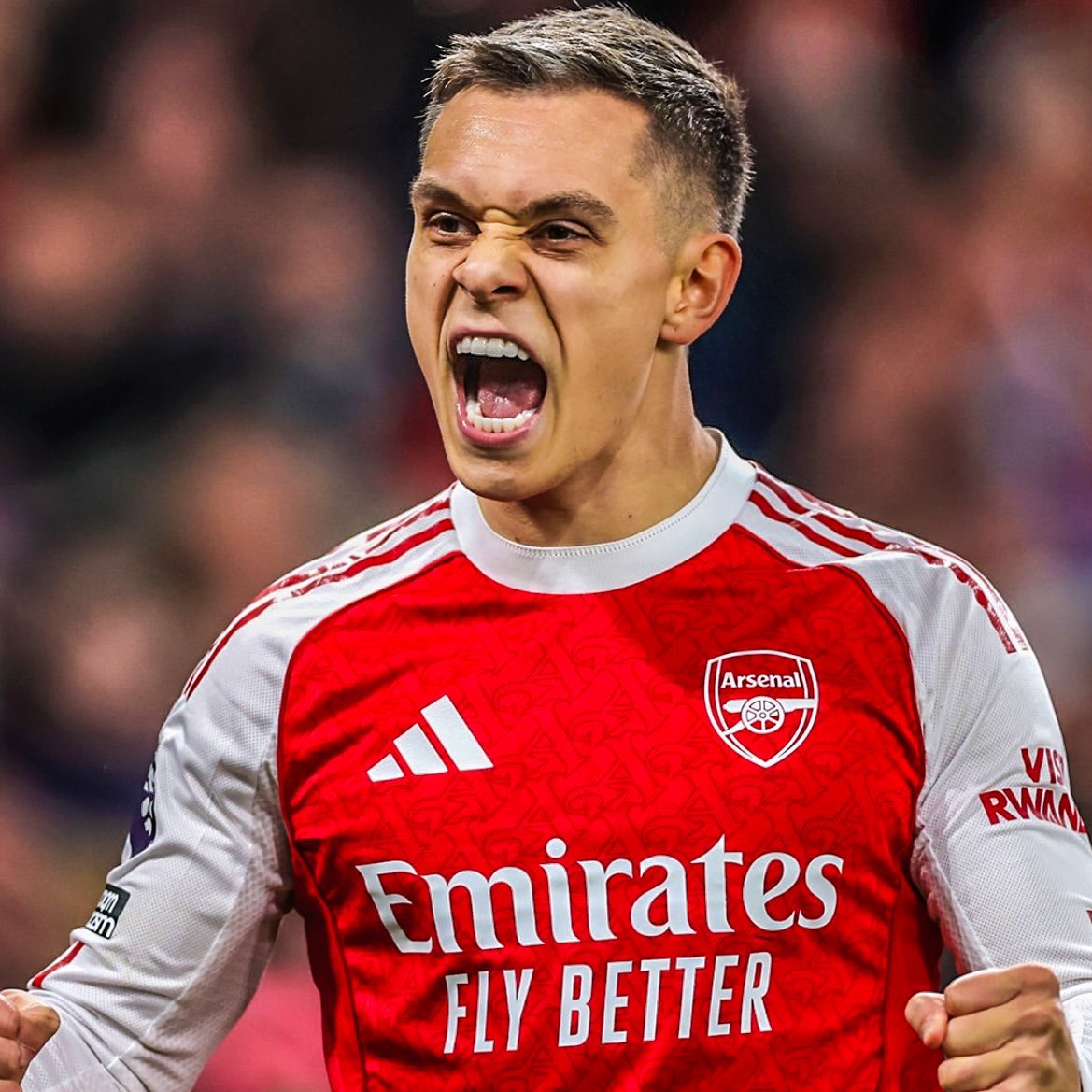 eurofootcom's tweet photo. 🚨🇧🇪 𝐁𝐑𝐄𝐀𝐊𝐈𝐍𝐆 | Beşiktaş agree €20m deal with Arsenal to sign Leandro Trossard (31). ✅ 

Personal terms yet to be finalised, reports @gunnerblog. ⚫️⚪️⏳ https://t.co/wvt8A98jAW