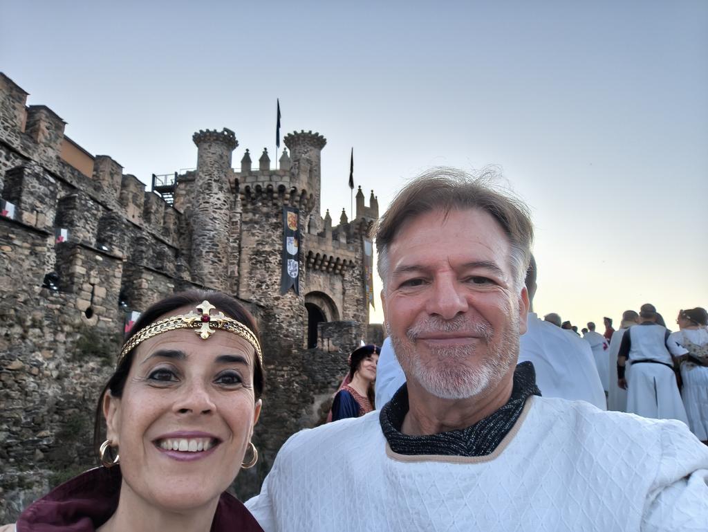 Temple_Caravaca's tweet photo. La cena medieval templaria en el @castillo_ponfe es una  experiencia más que recomendable. Cruzamos media España con gusto para cenar un año más con nuestros hermanos https://t.co/OrClonn7Bq