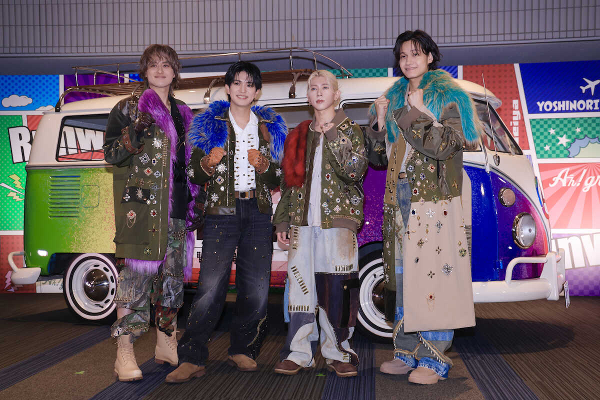 topicool_jp's tweet photo. 【トピクル】

【Aぇ！group一問一答②】「衣装が重い！」正門＆小島がボヤき？ 末澤・佐野との温度差に報道陣も爆笑

演出・構成・衣装のすべてを担当した末澤さん。高いプロ意識の中にも仲睦まじいやり取りがあり、心が温かくなりました

▼記事はこちら▼
🔗https://t.co/QAmEHNiz3u https://t.co/P3llB6i6Q3