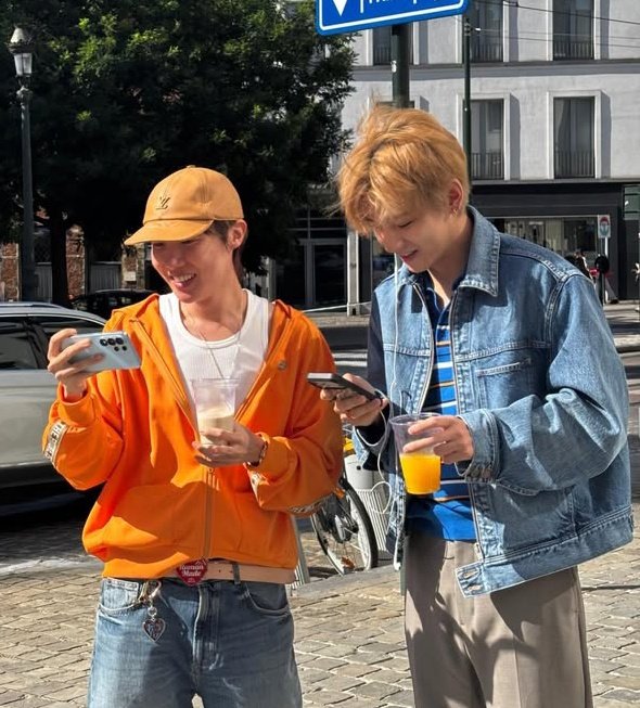 Vante_95line02's tweet photo. O duo que a gente vê em todo lugar, os rolezeiros, aqueles que tem alergia a ficar em casa / o duo que a gente só vê se ligar live, que o tempo ameaça até a fechar quando sai foto deles em jantar com todo mundo https://t.co/k7AwBkFcON
