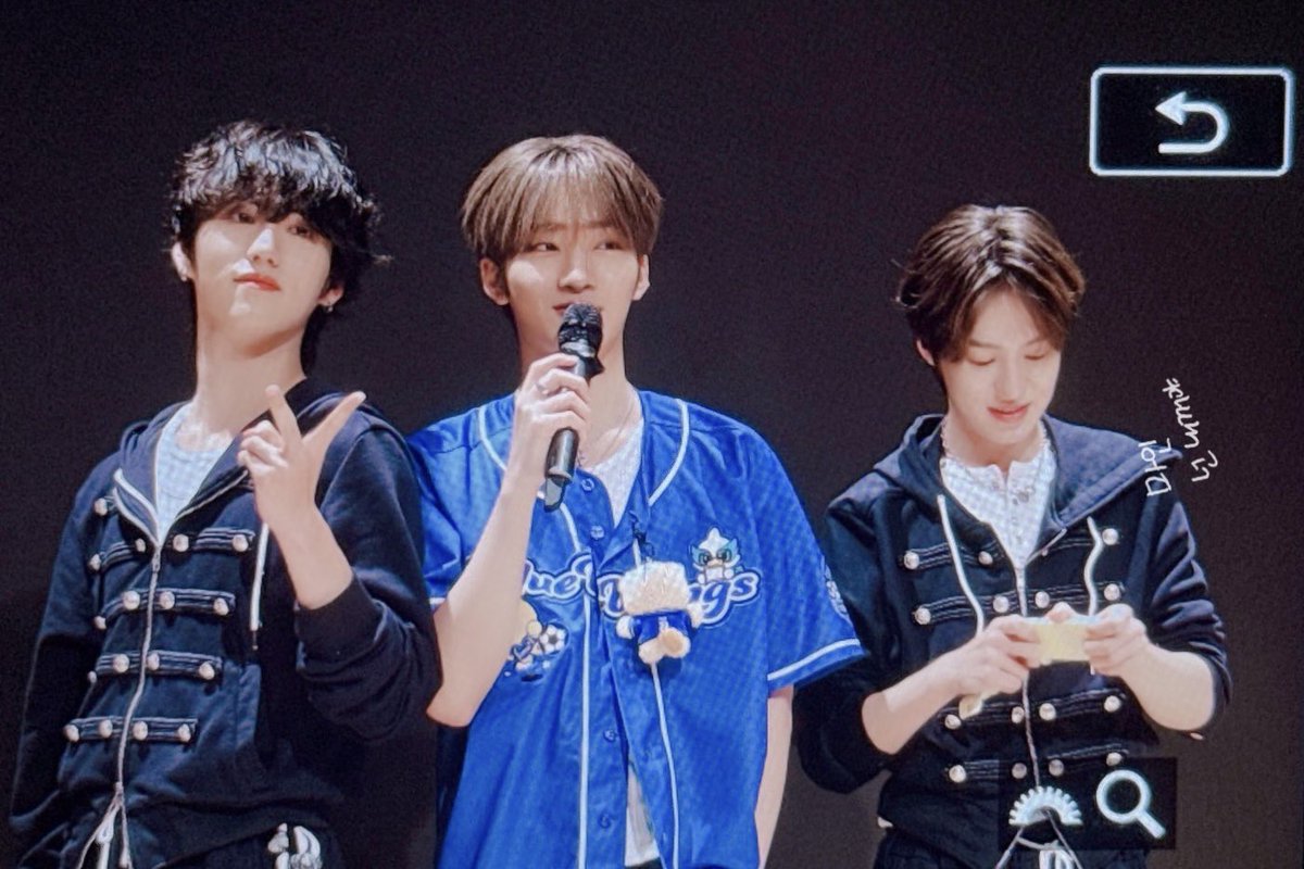 jeffmine0421's tweet photo. 260704

이제 05가 리더인 세상에 영원히 05즈가 막내인 것도 벌써 5년차 엉아가 된 것도 어떠한 권력이 느껴져서 공오즈가 참 좋은 것 같아 아이 러브 공오즈
#이펙스 #제프 #애깅픙 https://t.co/TI8Vno0bHw