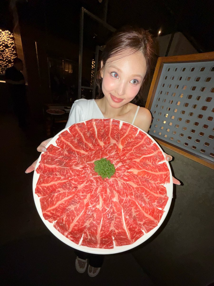 todayintwice's tweet photo. 1 year ago today, NAYEON posted these photos on 🫧. https://t.co/mOpYIsTIyH