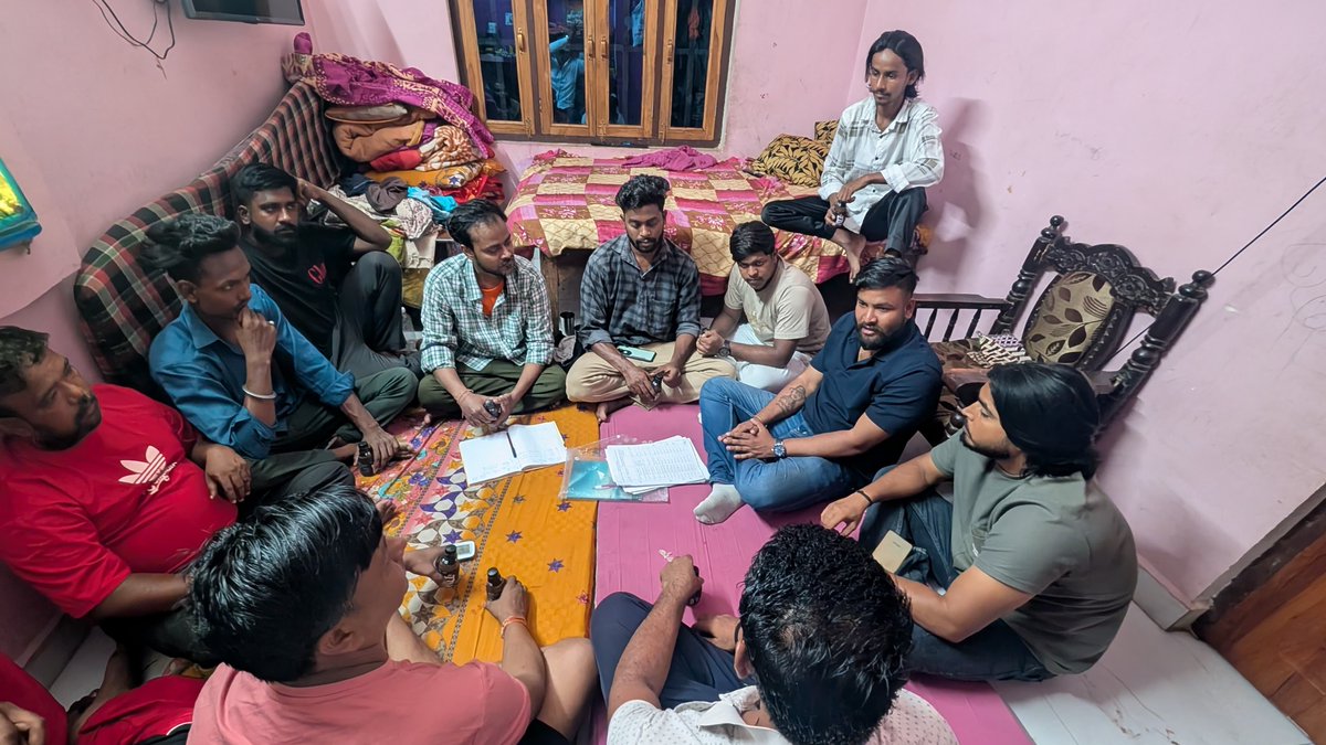 AniketDhanuk_'s tweet photo. 175 लखनऊ कैंट विधानसभा के अंबेडकर नगर भारतपुरी में बूथ स्तर की समीक्षा की गई 

सेवा संघर्ष संकल्प 

@BhimArmyChief https://t.co/9Ia5rUN9w7